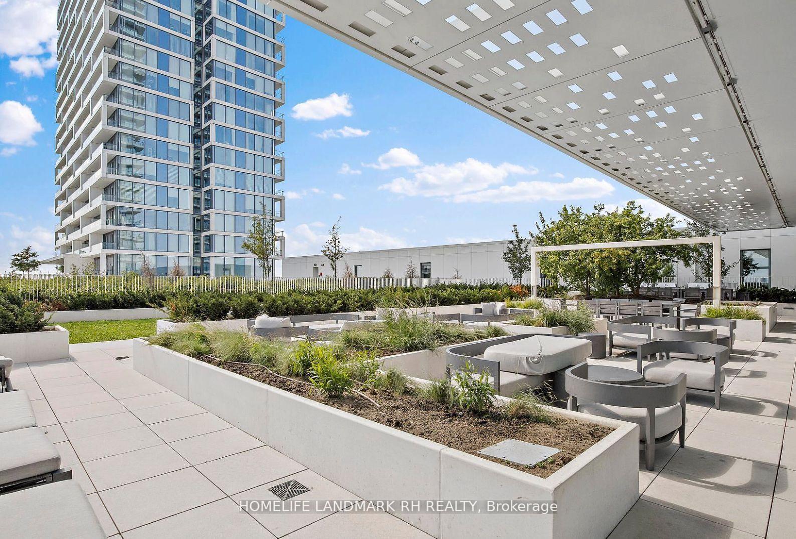 3 Bedrooms Condo at 950 Portage, Vaughan For sale