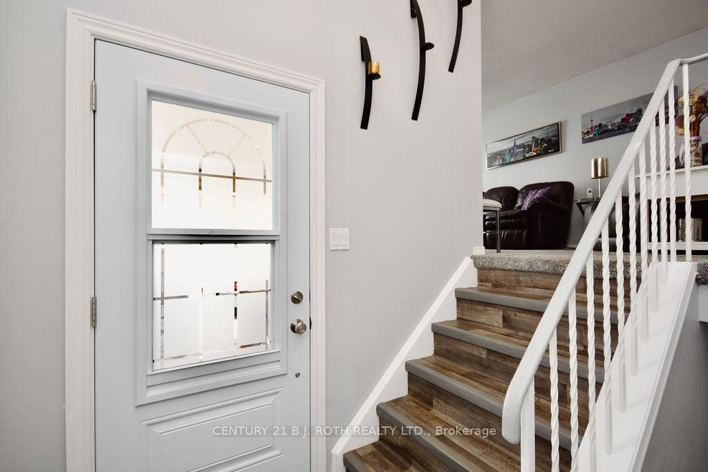 47 D'ambrosio Drive, Barrie, ON L4N 6V6
