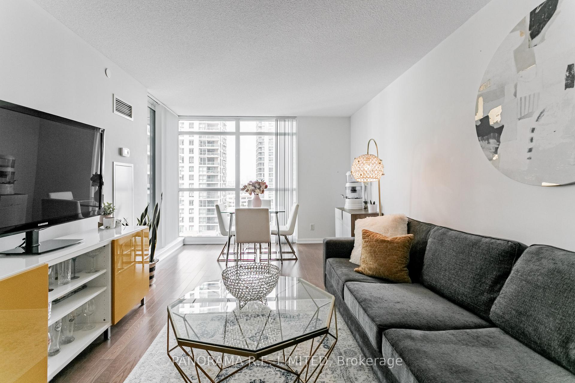 2 Bedrooms Condo at 205 Sherway Gardens, Toronto For sale