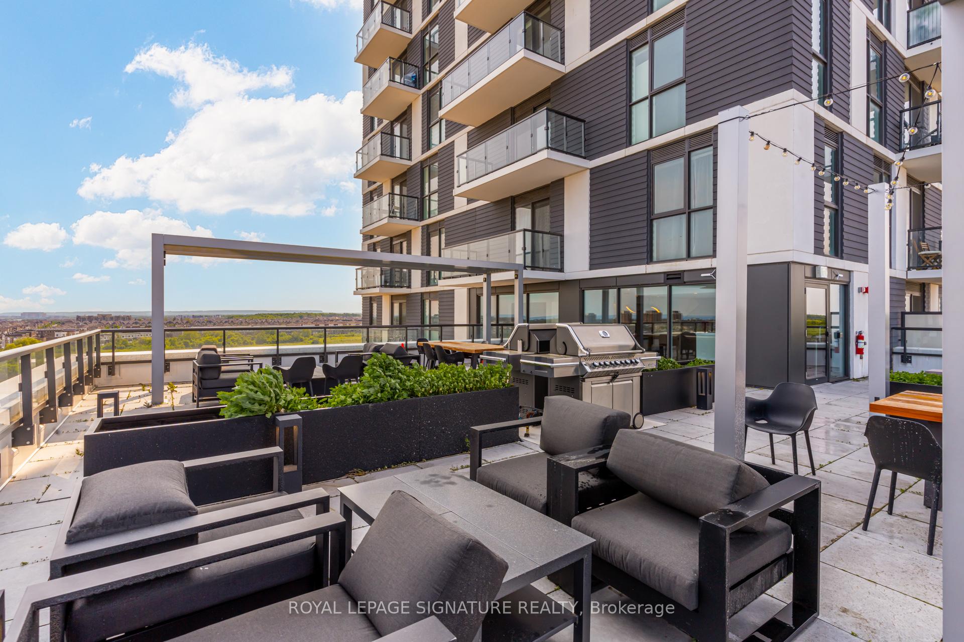 2 Bedrooms Condo at 335 Wheat Boom, Oakville For sale