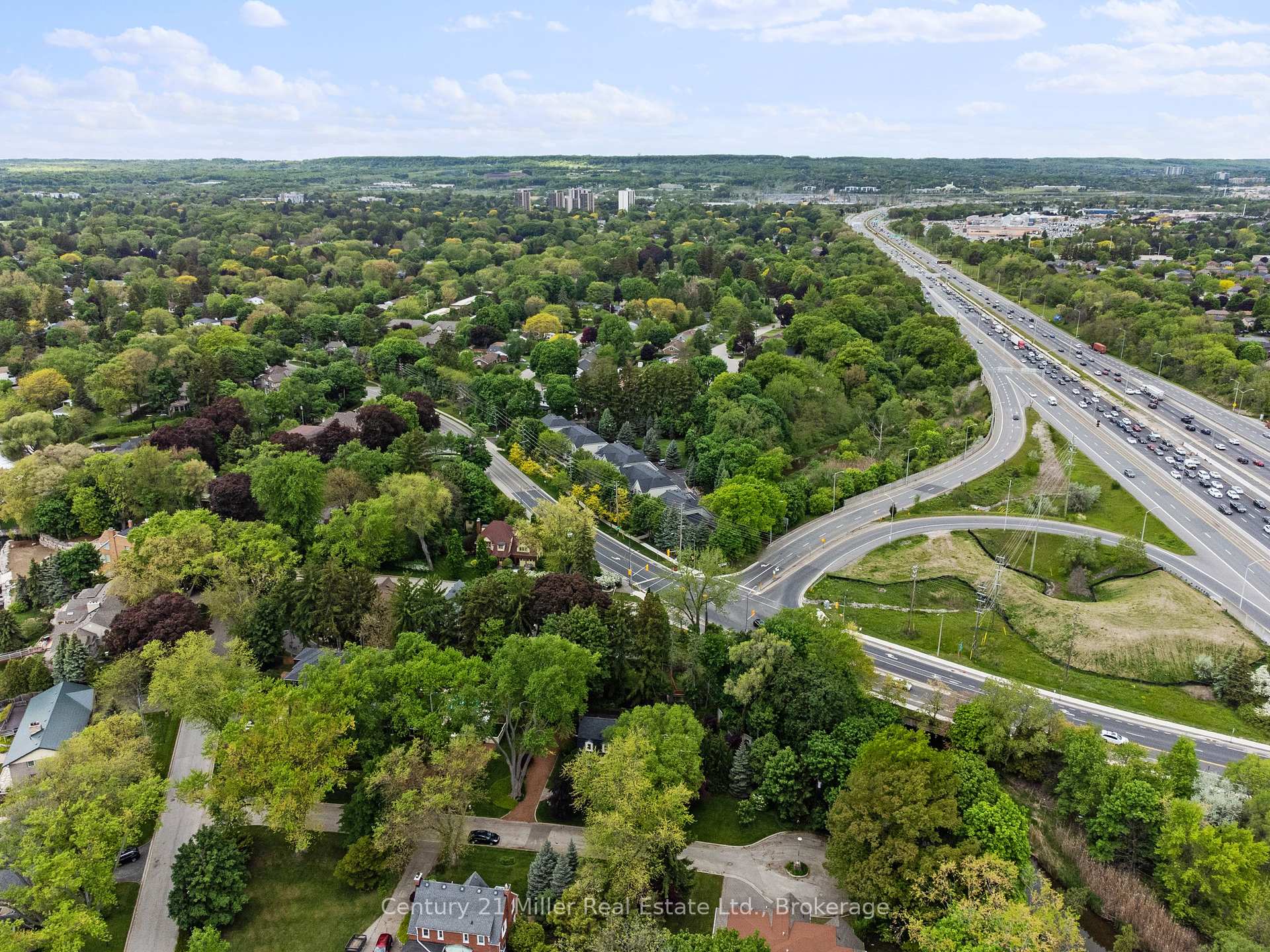 2 Bedrooms Condo at 1061 North Shore, Burlington For sale