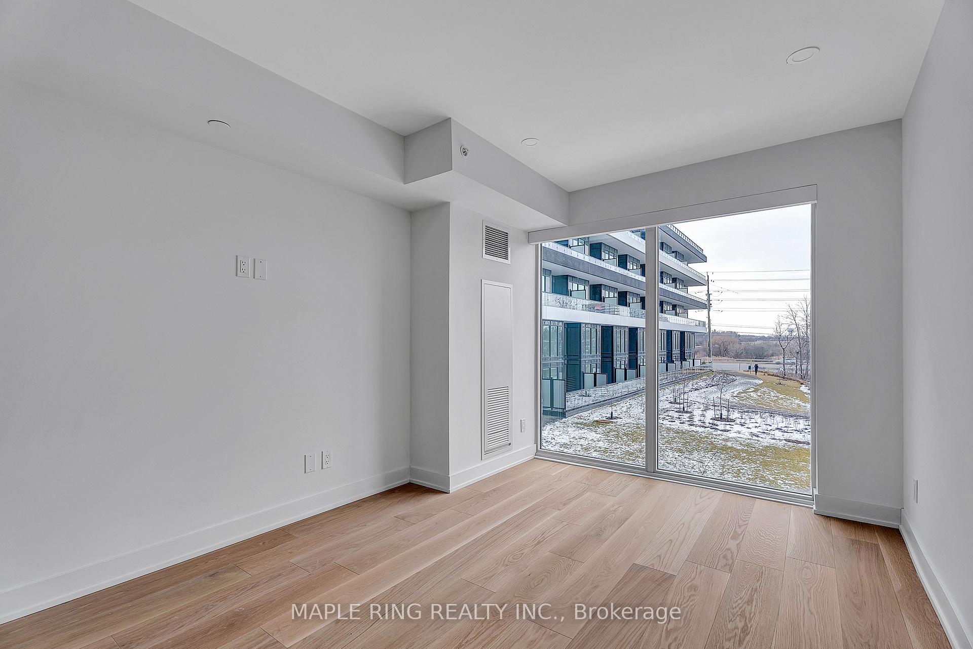 2 Bedrooms Condo at 2485 Taunton,  Oakville For sale