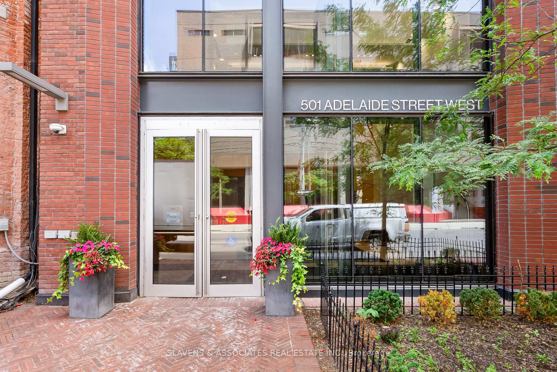 1 Bedroom Condo at 501 Adelaide, Toronto For sale