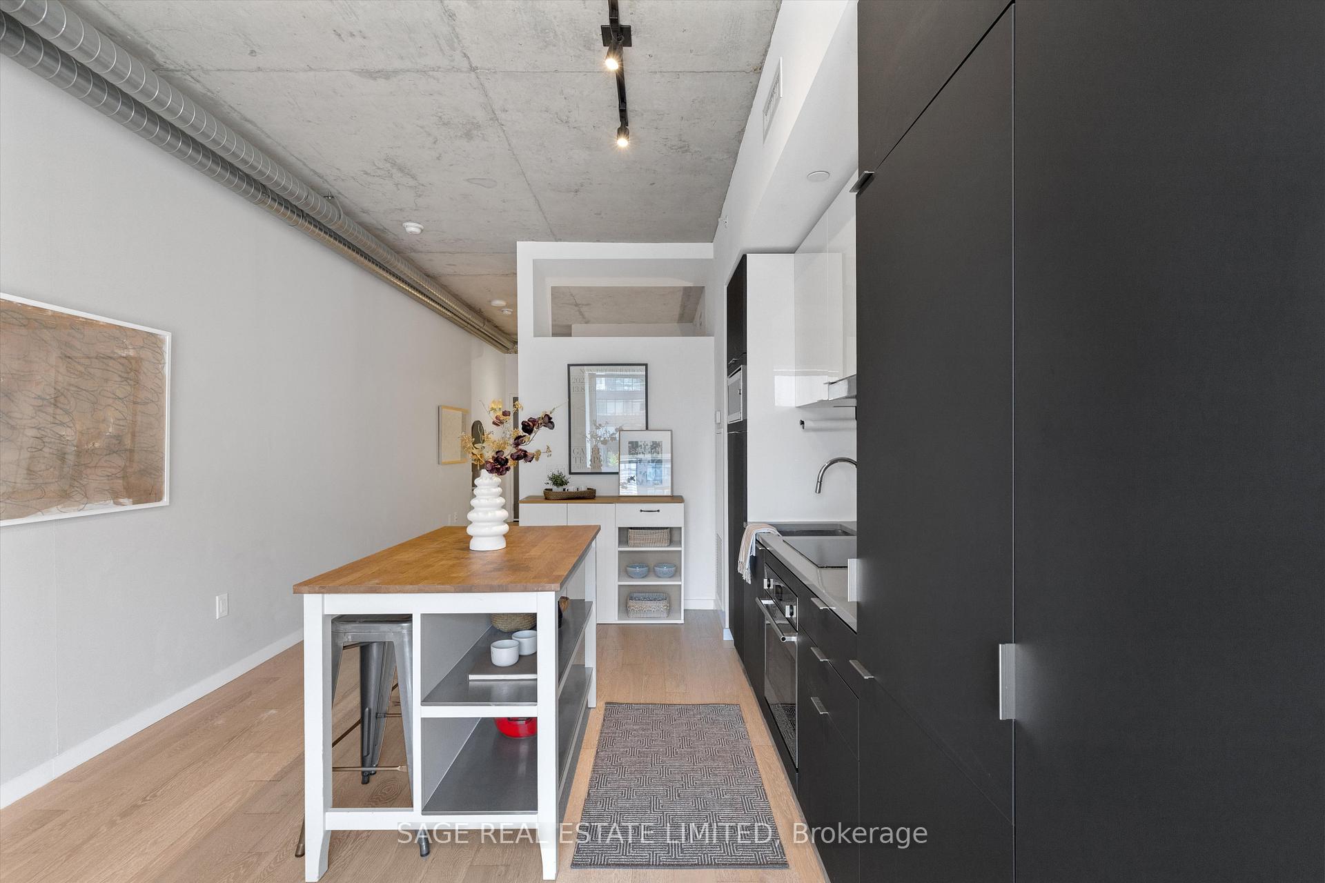 1 Bedroom Condo at 170 Bayview, Toronto For sale