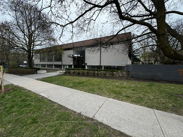 585 Cranbrooke