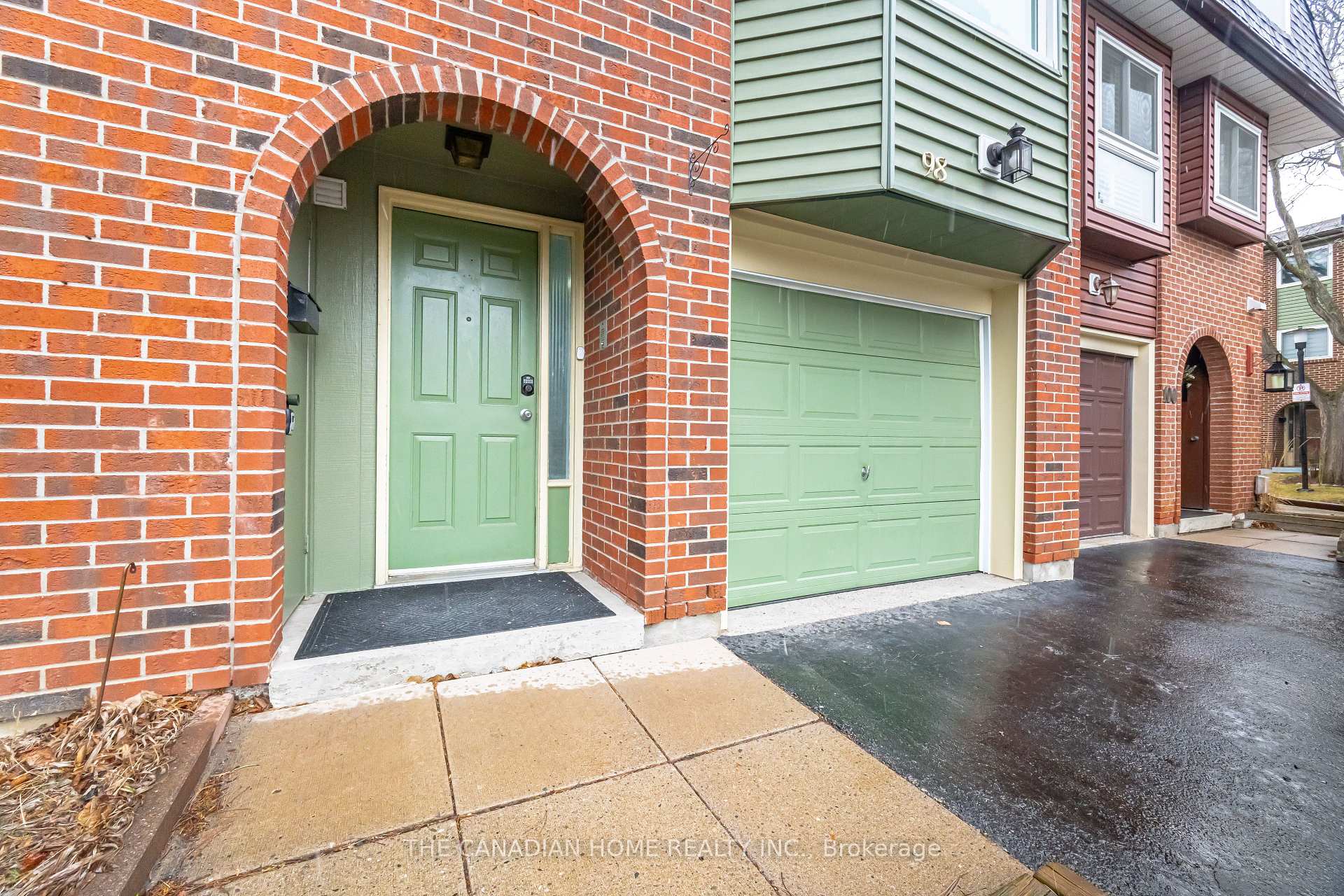 3 Bedrooms Condo at 4662 Kingston, Toronto For sale
