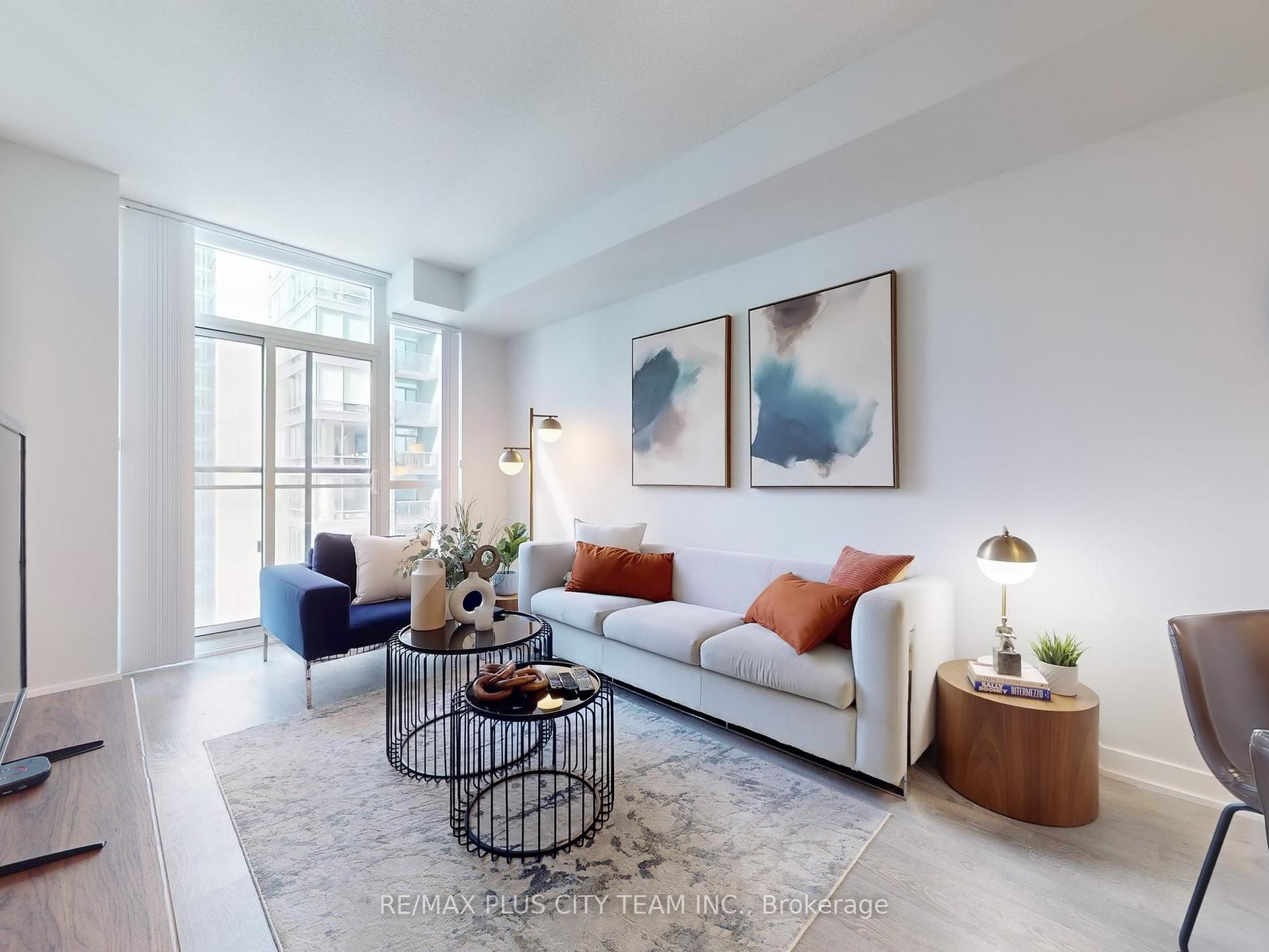 2 Bedrooms Condo at 99 John, Toronto For sale