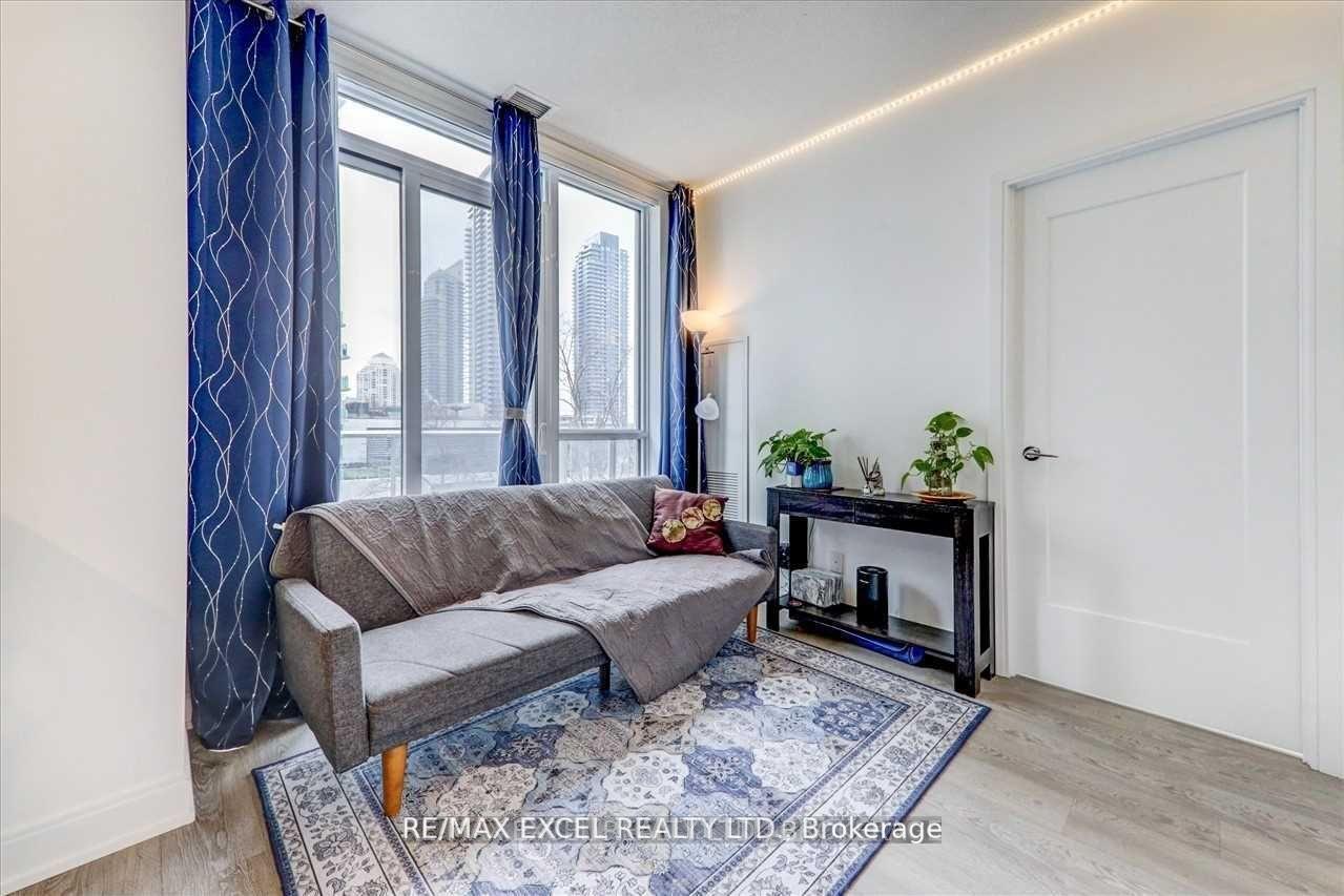 2 Bedrooms Condo at 70 Annie Craig, Toronto For sale