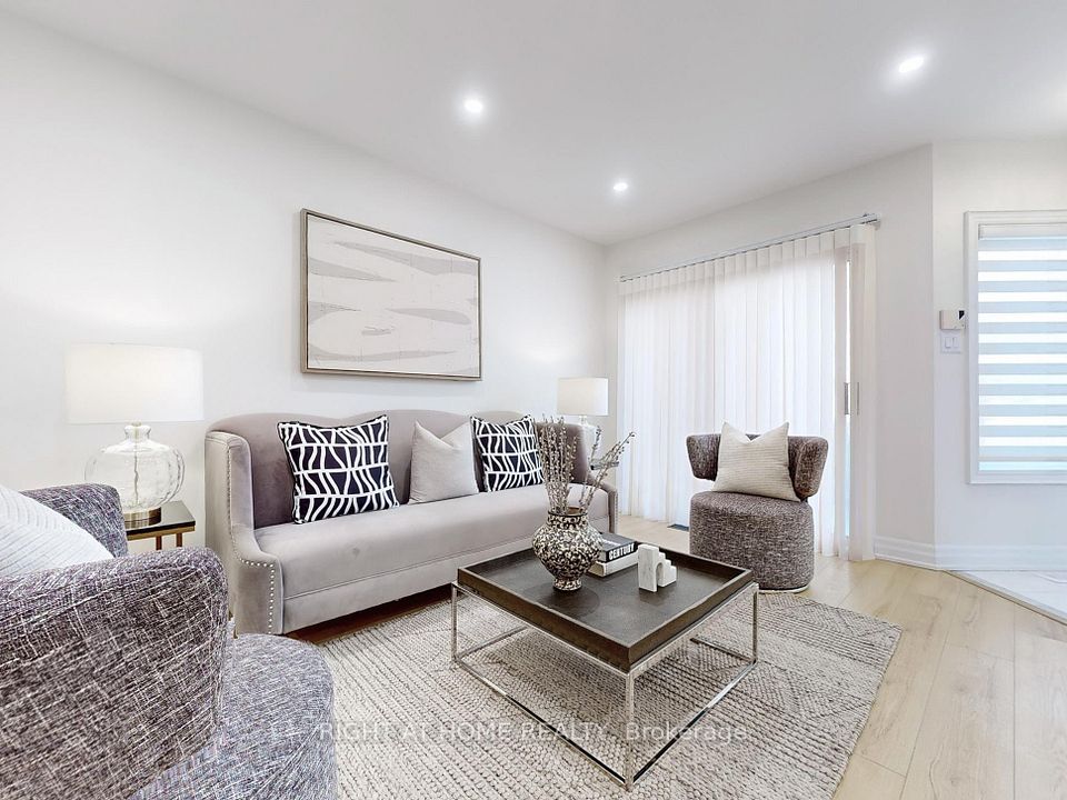 735 New Westminster