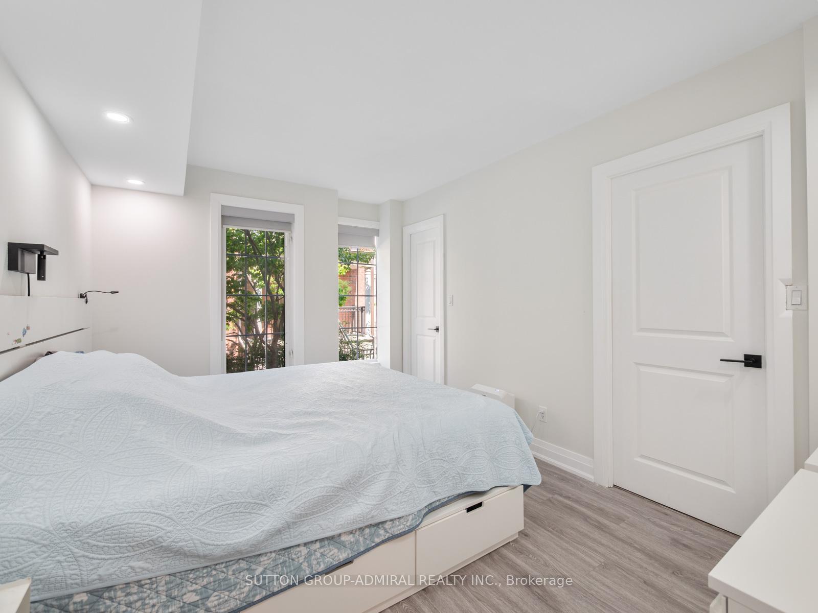 2 Bedrooms Condo at 5 Everson, Toronto For sale