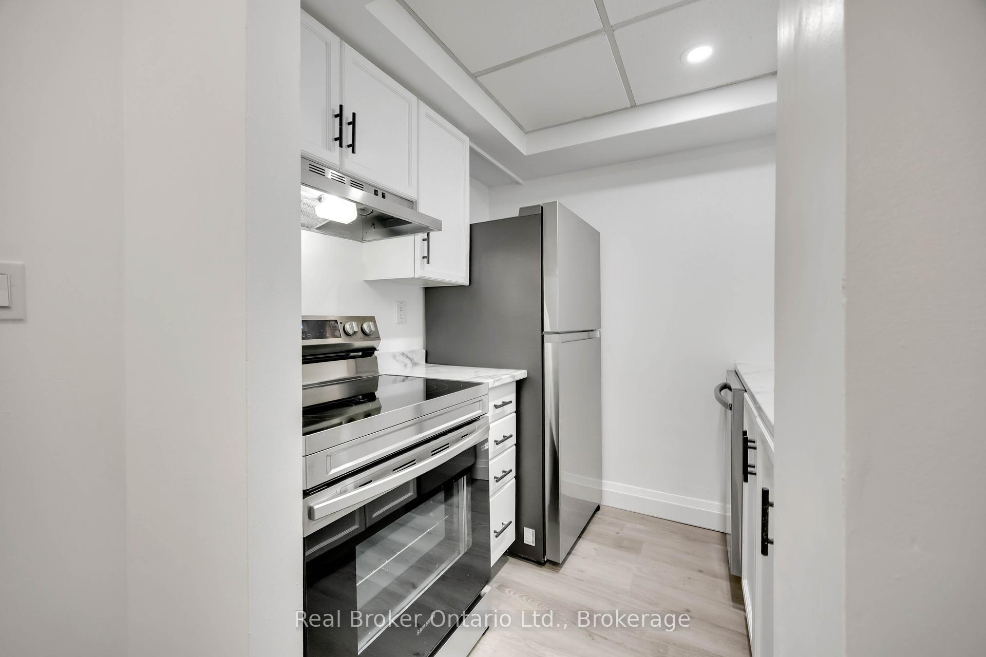2 Bedrooms Condo at 222 The Esplanade, Toronto For sale