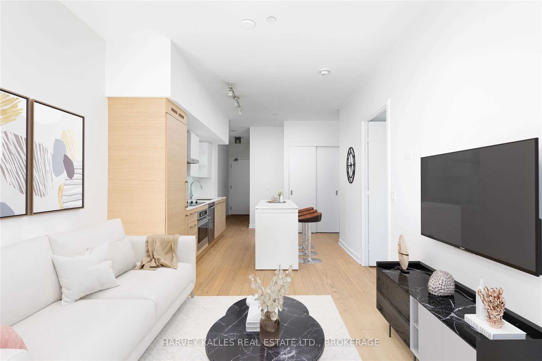1030 King Street W 1002