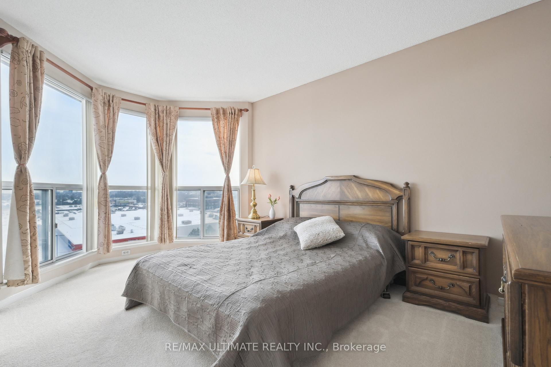 2 Bedrooms Condo at 2177 Burnhamthorpe, Mississauga For sale