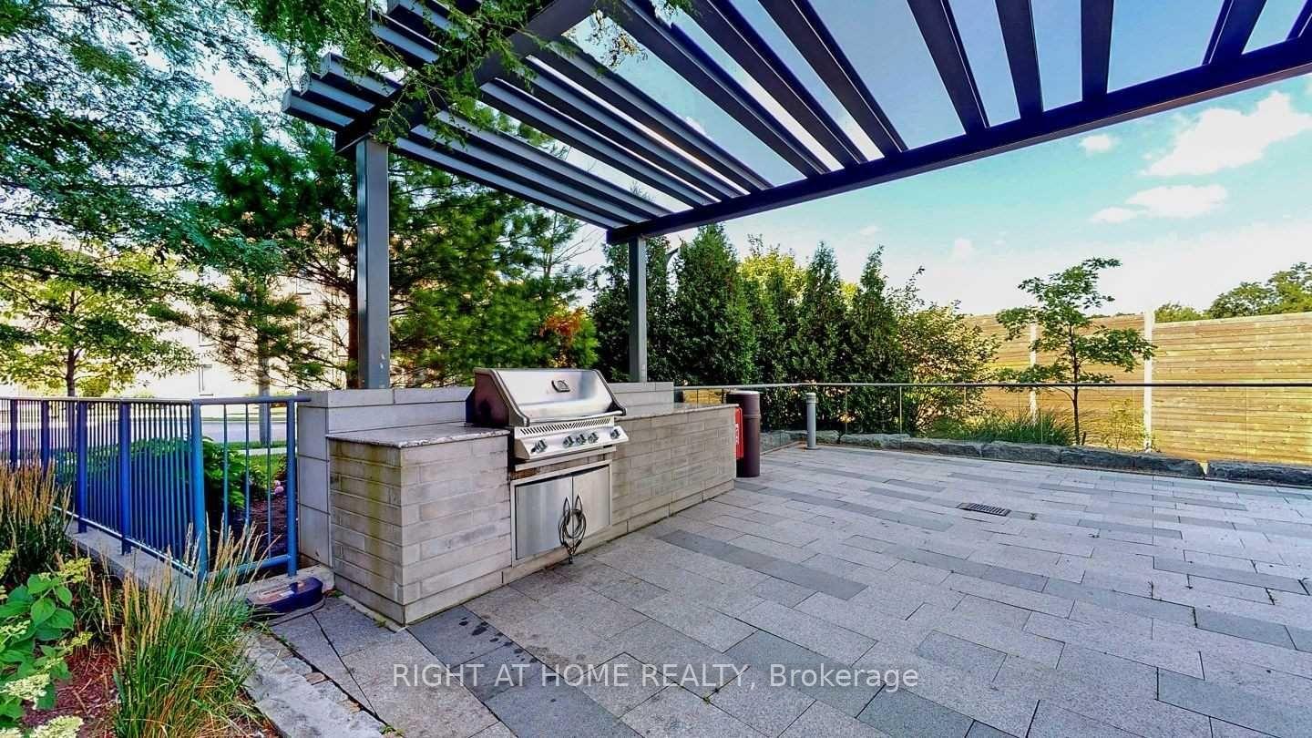 3 Bedrooms Condo at 35 Brian Peck, Toronto For sale