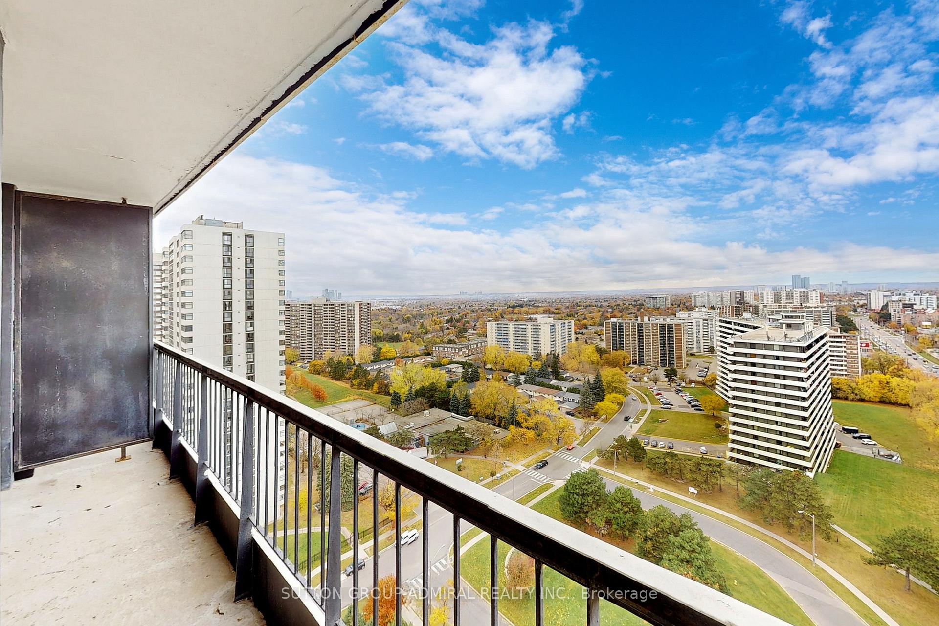 2 Bedrooms Condo at 135 Antibes, Toronto For sale