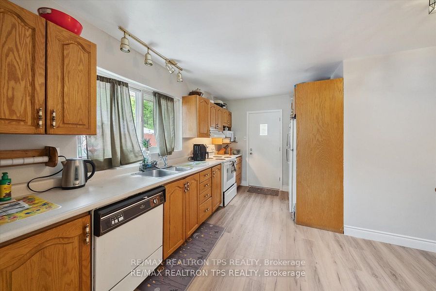 43 Gondola Crescent