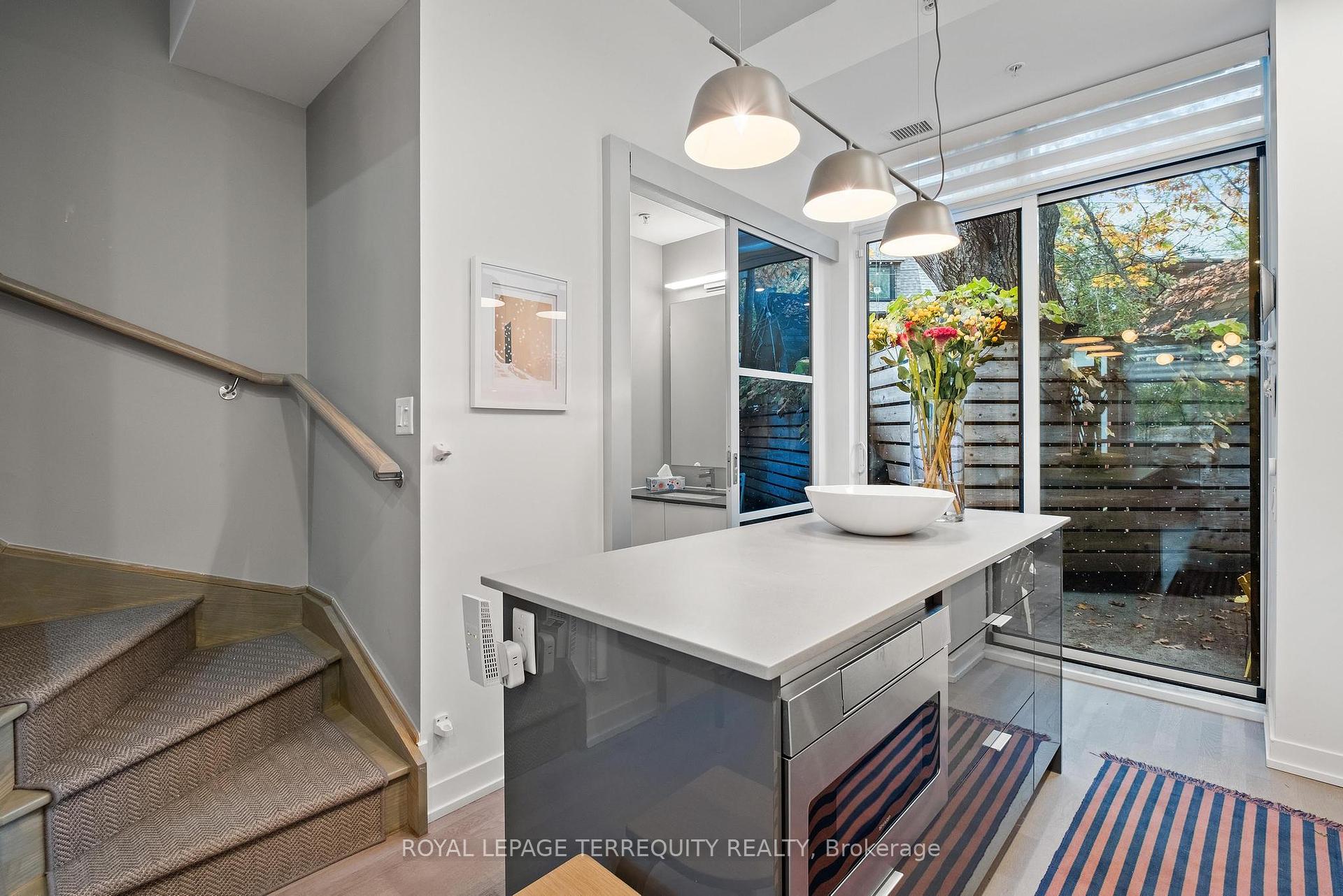 3 Bedrooms Condo at 38 Howard Park,  Toronto For sale