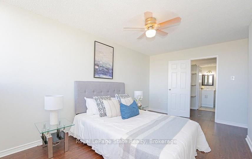 3 Bedrooms Condo at 1050 Stainton,  Mississauga For sale