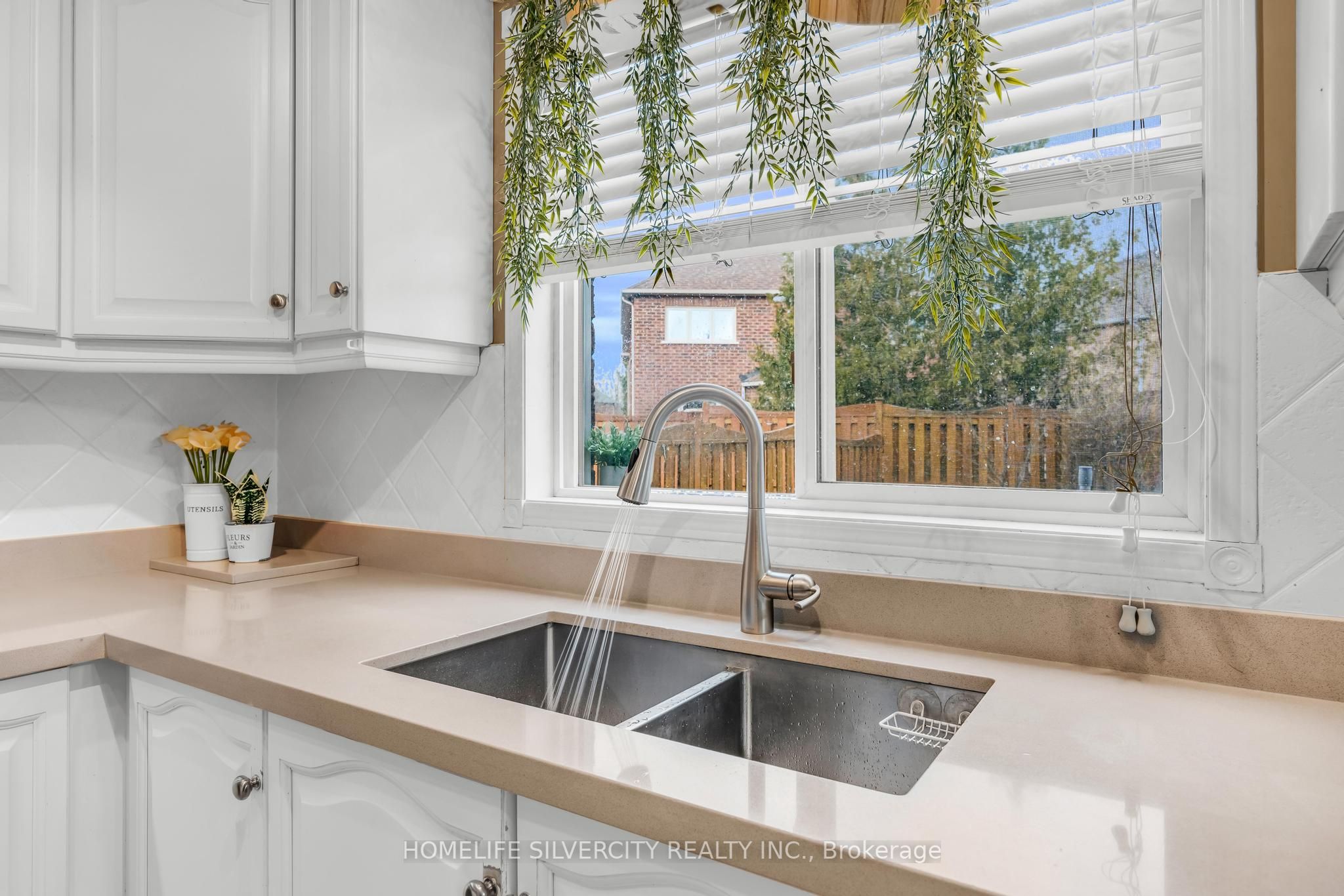 91 Standish Street, Halton Hills, ON L7G 5W3