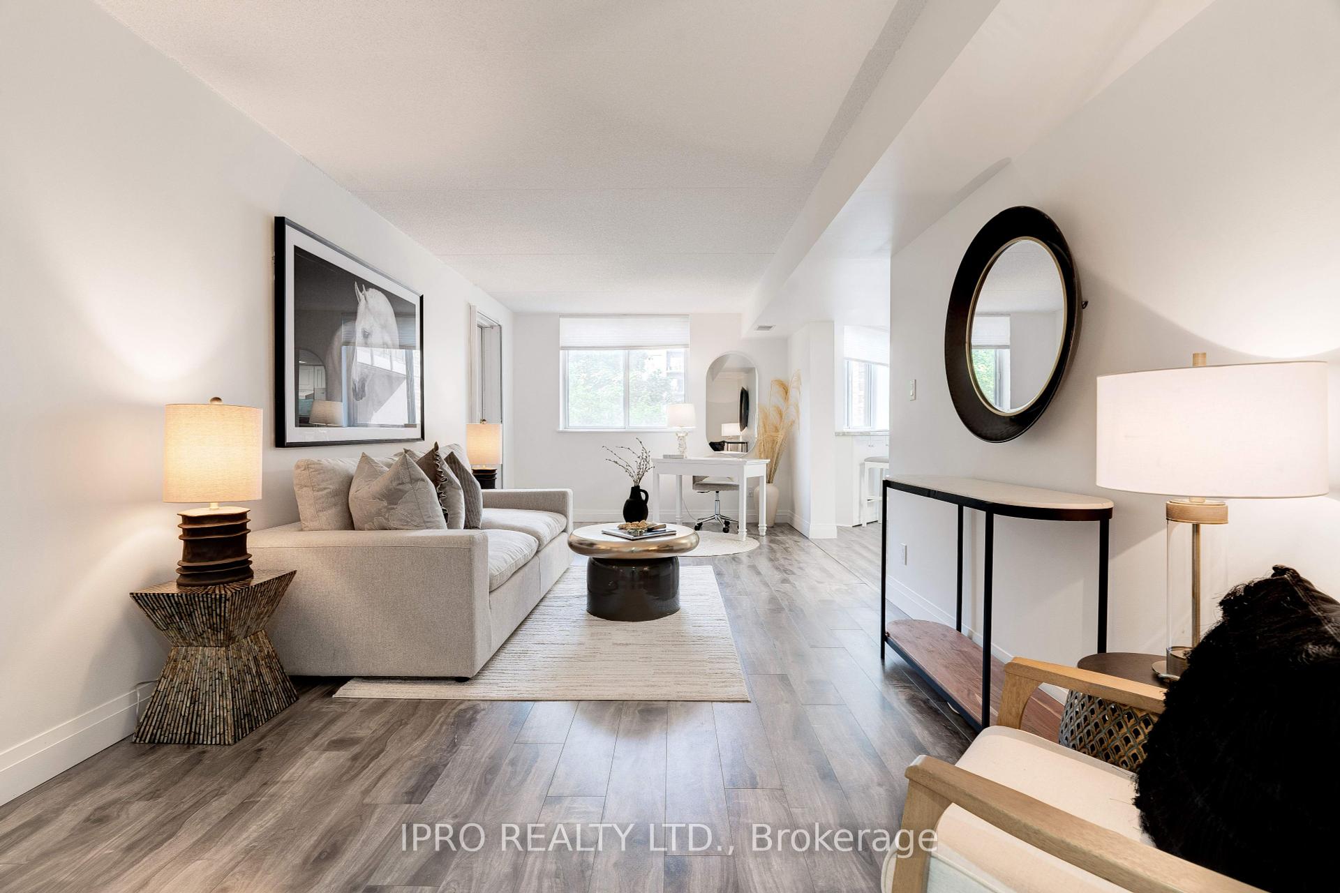 2 Bedrooms Condo at 3499 Upper Middle, Burlington For sale