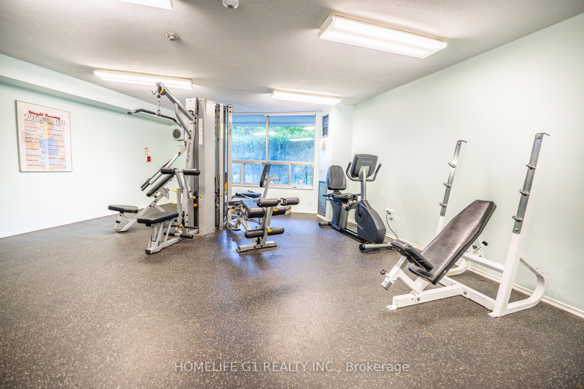 3 Bedrooms Condo at 5 Shady, Toronto For sale