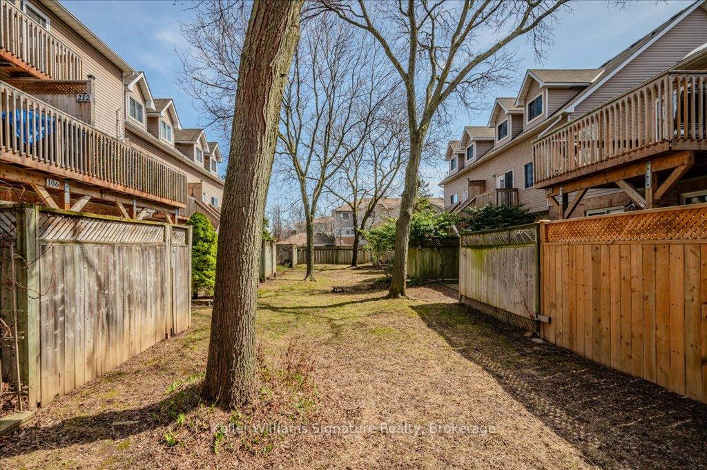 3 Bedrooms Condo at 2055 Walkers,  Burlington For sale