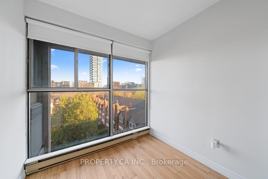 4 Bedrooms Condo at 65 Scadding, Toronto For sale