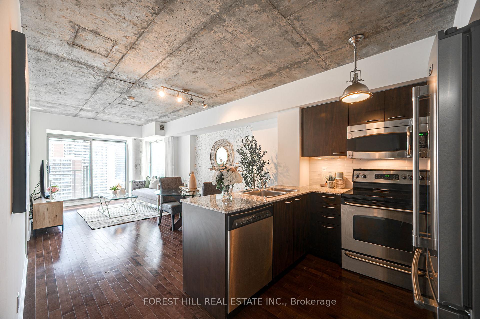 2 Bedrooms Condo at 22 Wellesley, Toronto For sale
