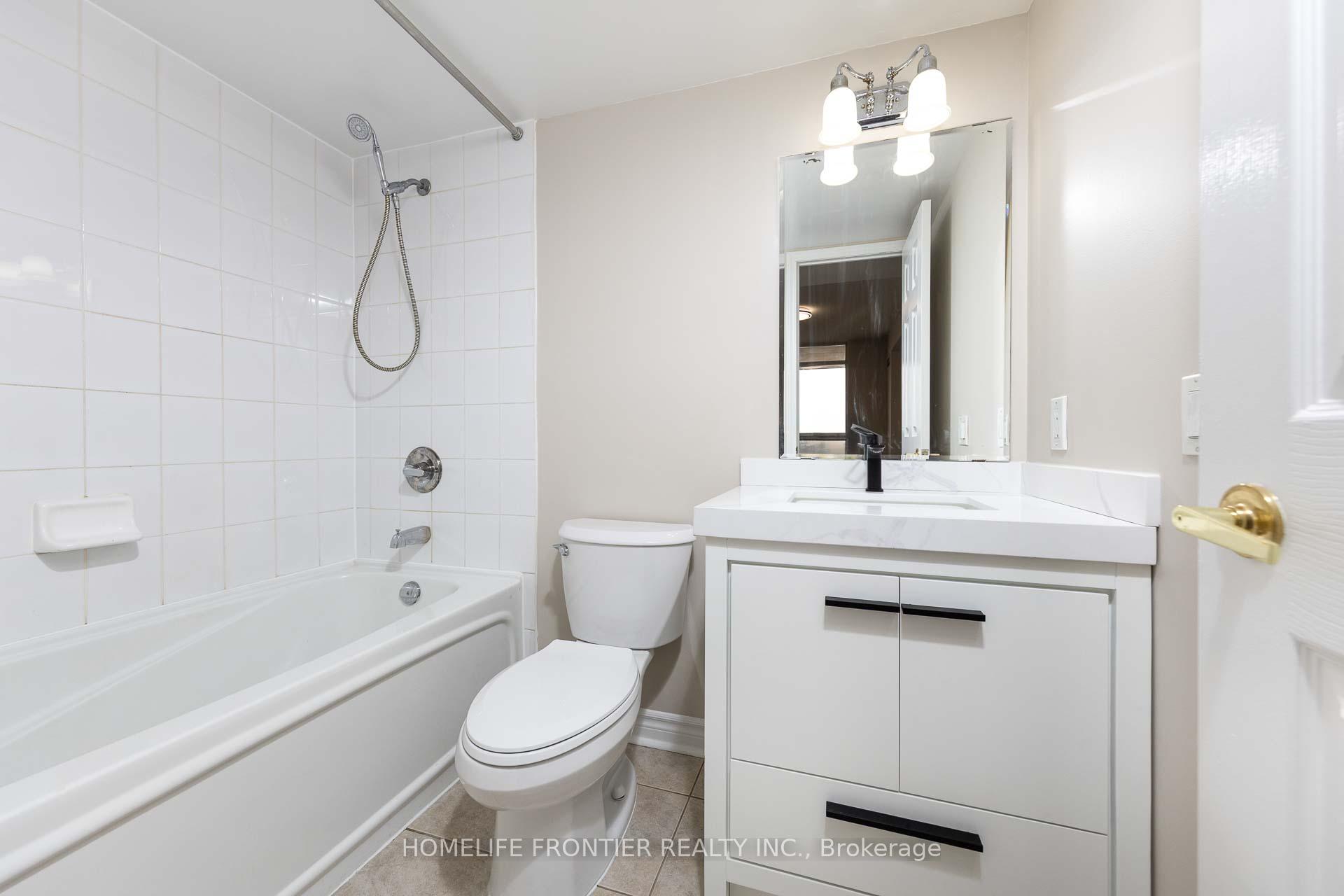 2 Bedrooms Condo at 18 Kenaston, Toronto For sale
