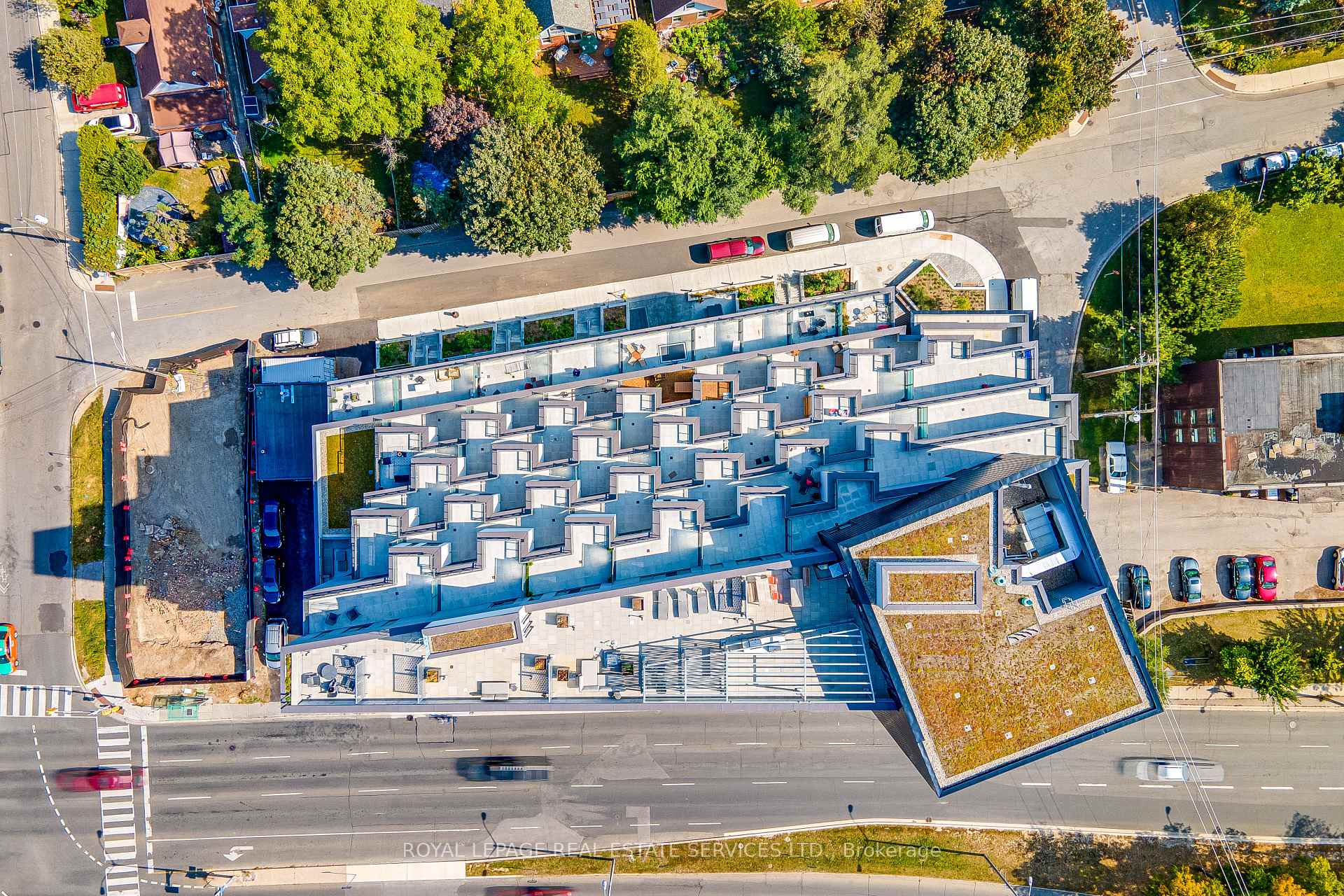 2 Bedrooms Condo at 90 Glen Everest, Toronto For sale