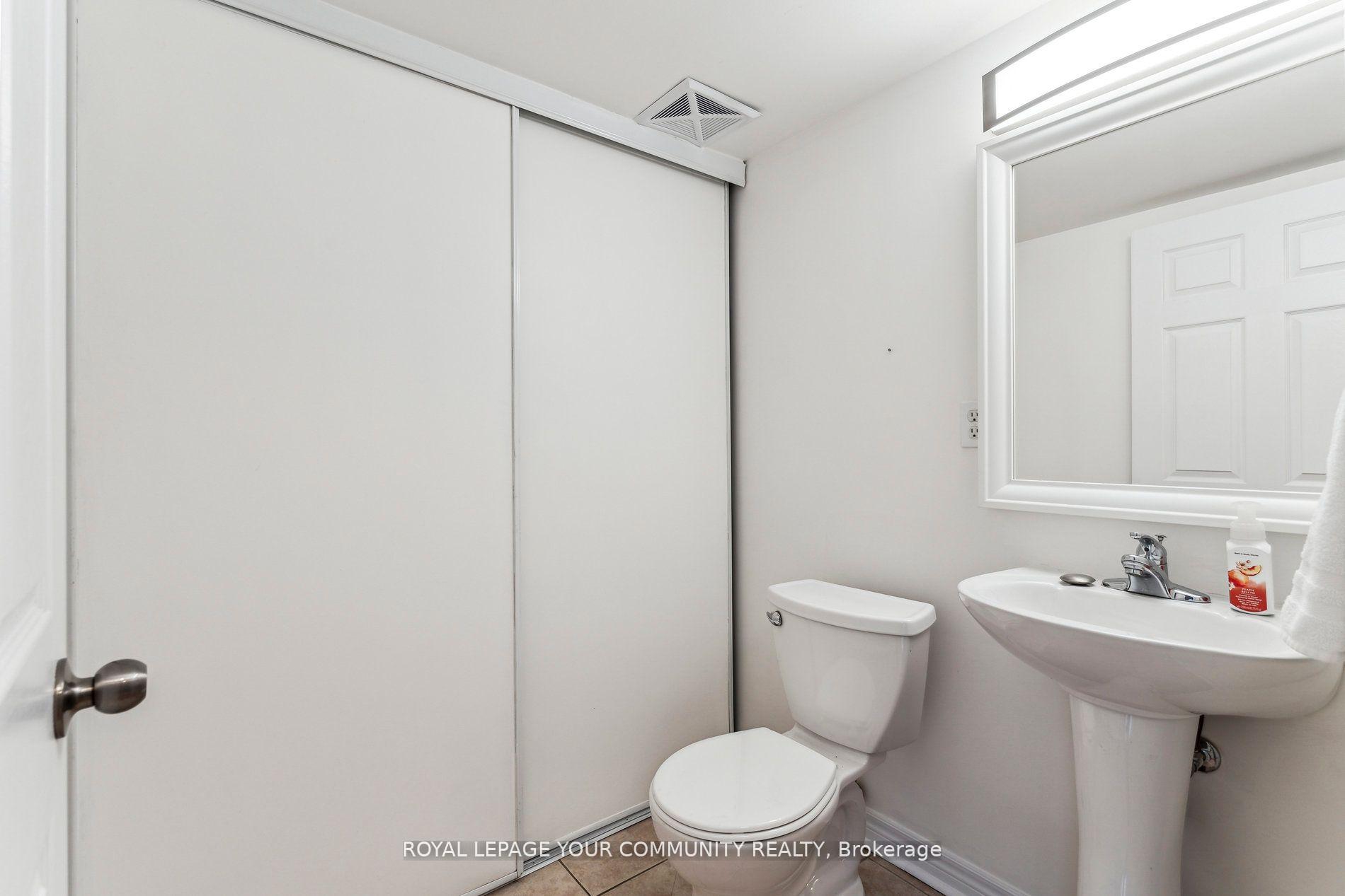3 Bedrooms Condo at 207 Wellesley,  Toronto For sale