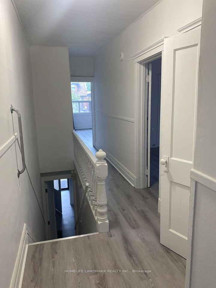 1067 Dovercourt Road