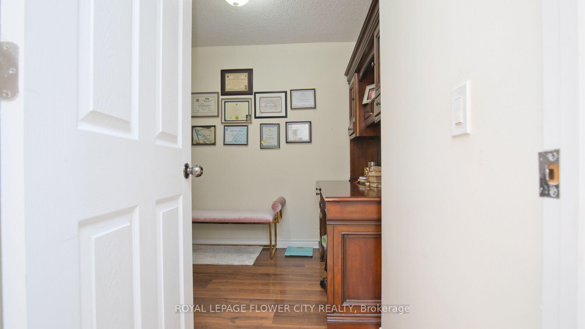 2 Bedrooms Condo at 700 Humberwood, Toronto For sale