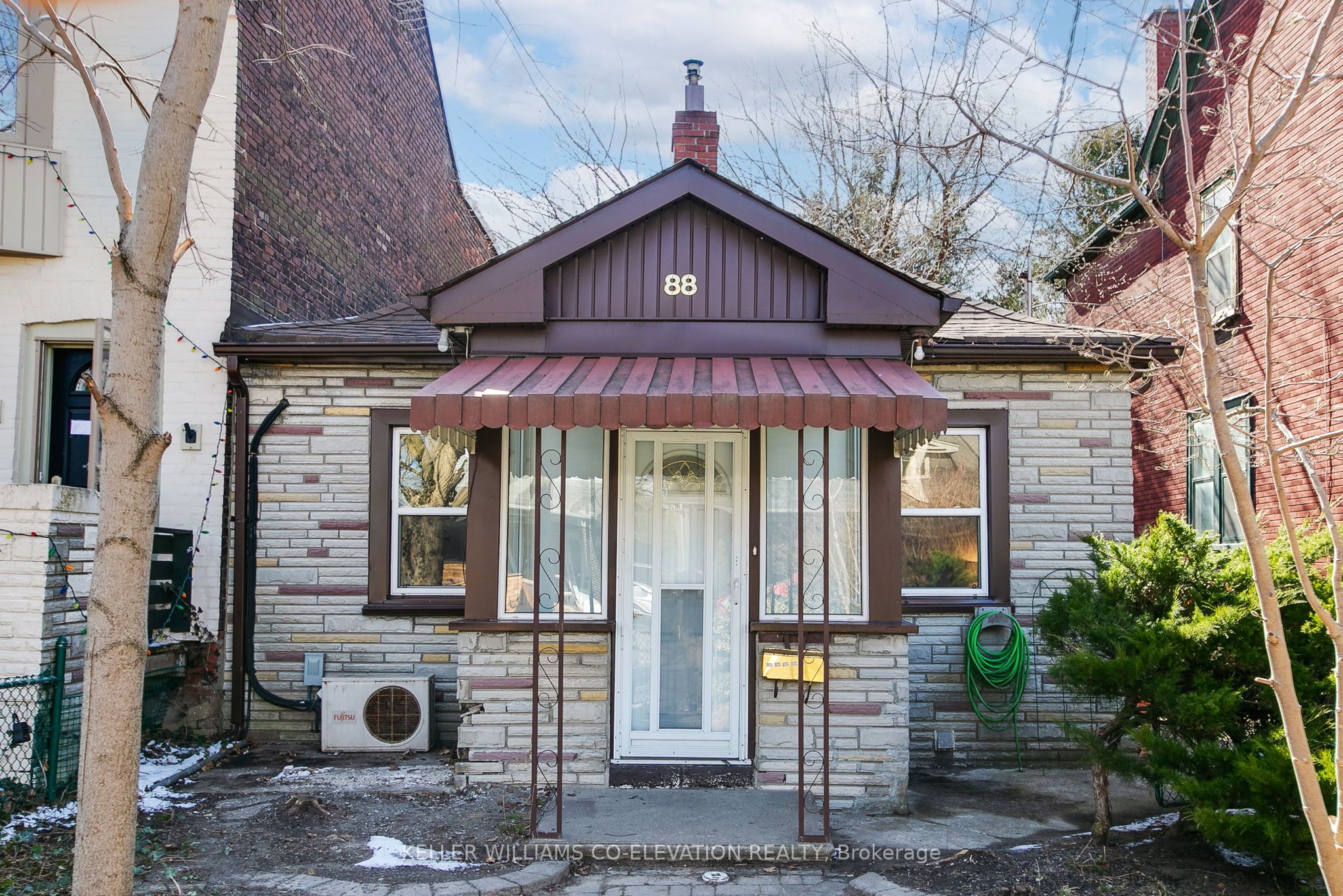 88 Redwood Avenue