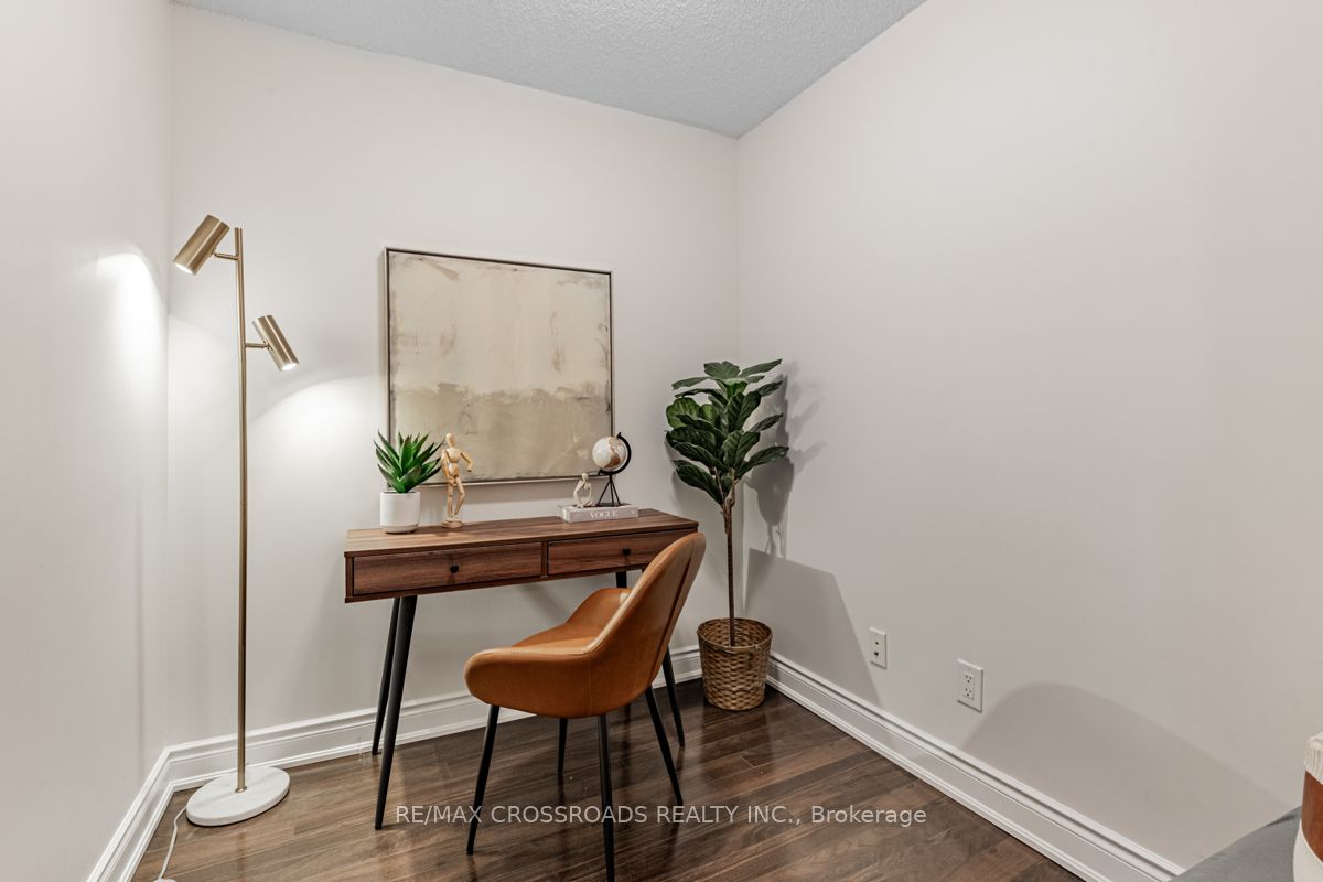 253 South Park Road, #909