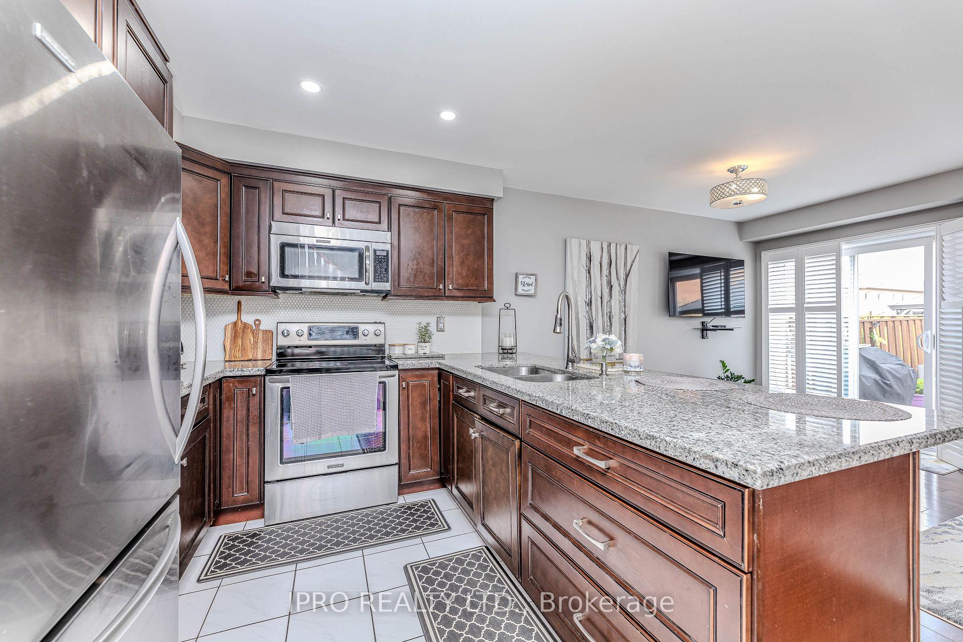 3 Bedrooms Condo at 78 Tania, Vaughan For sale