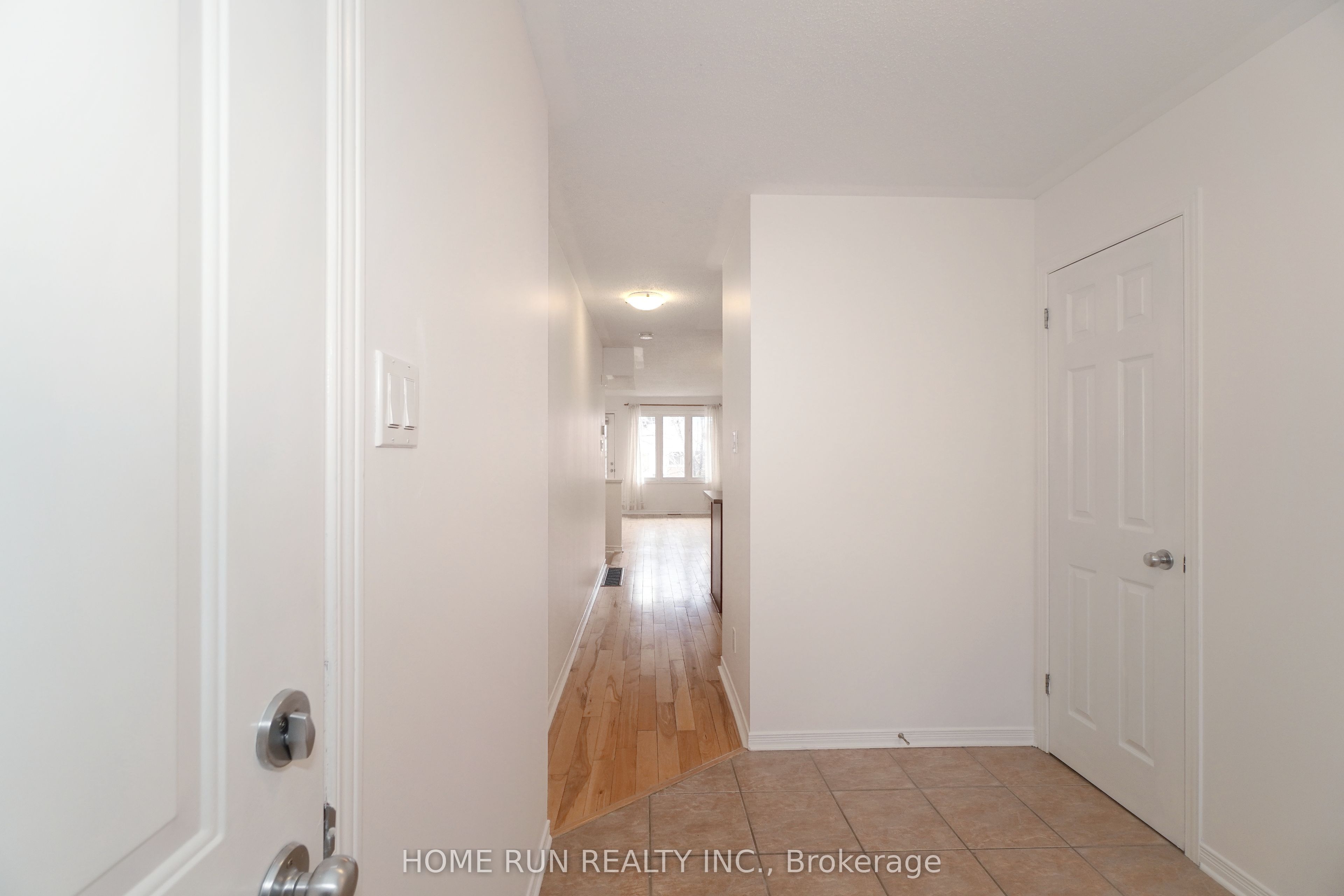 96 Strathaven Private, CyrvilleCarsonGrovePineview, ON K1J 1K7