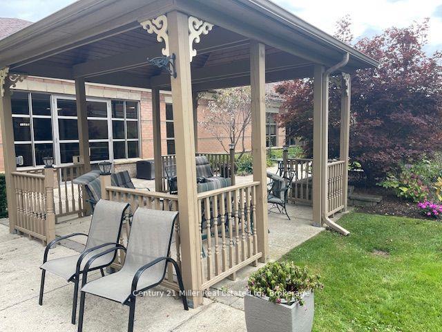 2 Bedrooms Condo at 100 Burloak,  Burlington For sale