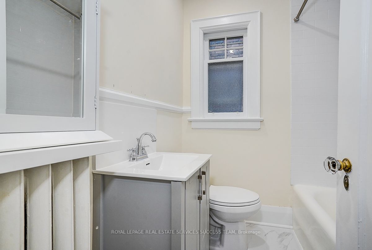 20 Chester Hill Road, #Main