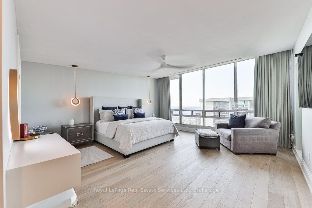 2 Bedrooms Condo at 2170 Marine, Oakville For sale
