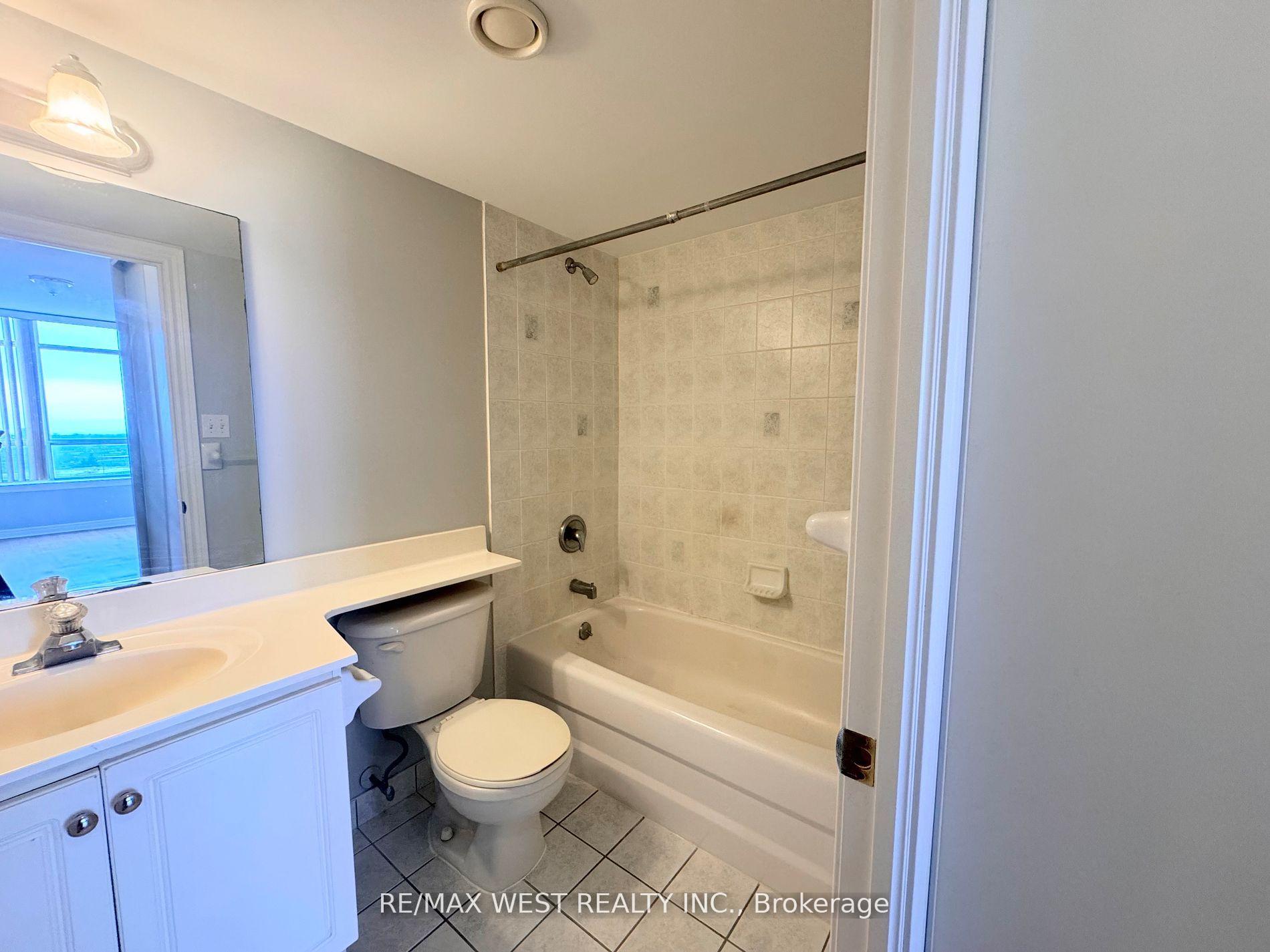2 Bedrooms Condo at 1700 Eglinton, Toronto For sale