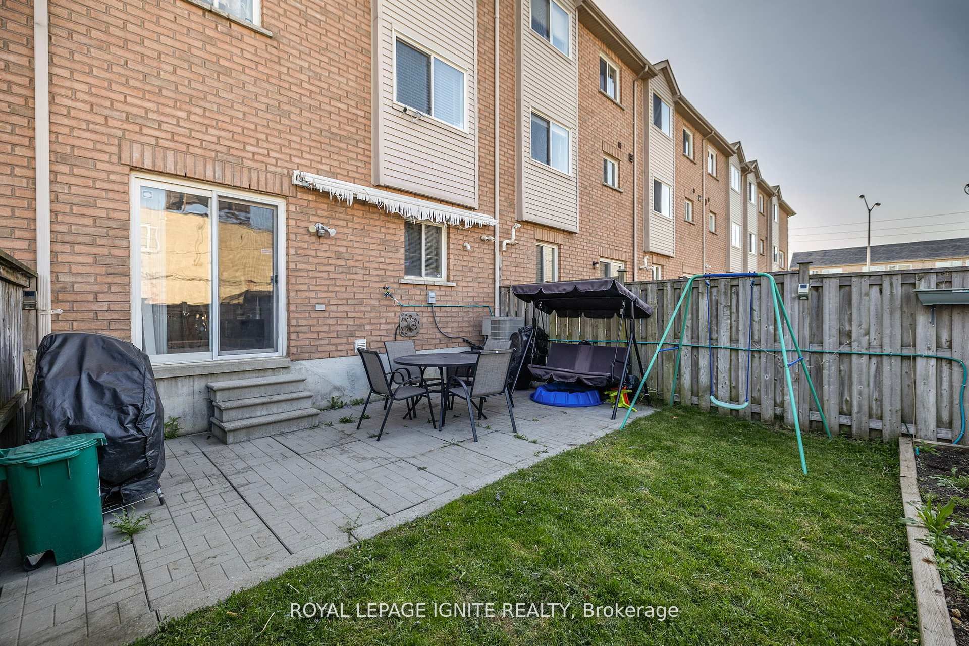 12 Eli Shackleton Court