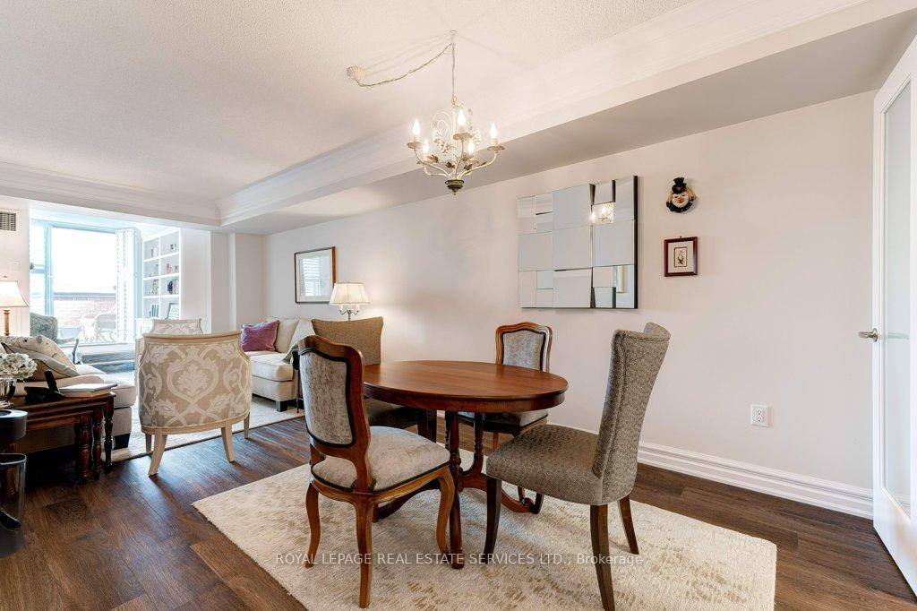 2 Bedrooms Condo at 221 Robinson,  Oakville For sale