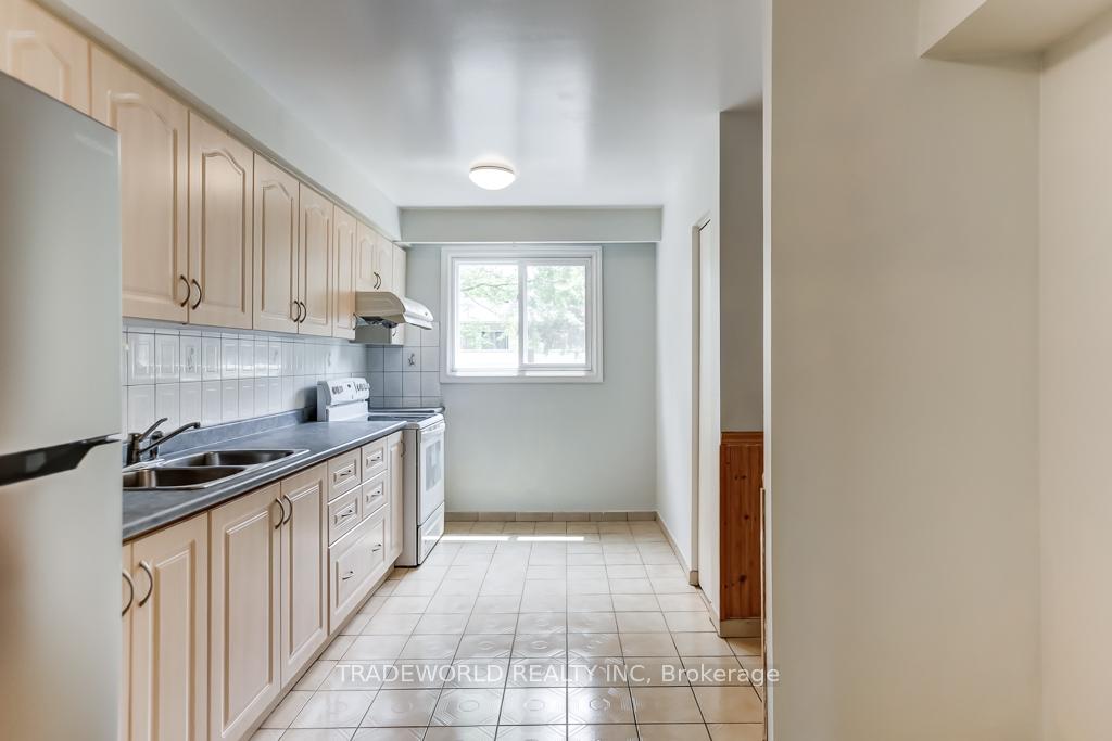 3 Bedrooms Condo at 50 Brookmill, Toronto For sale