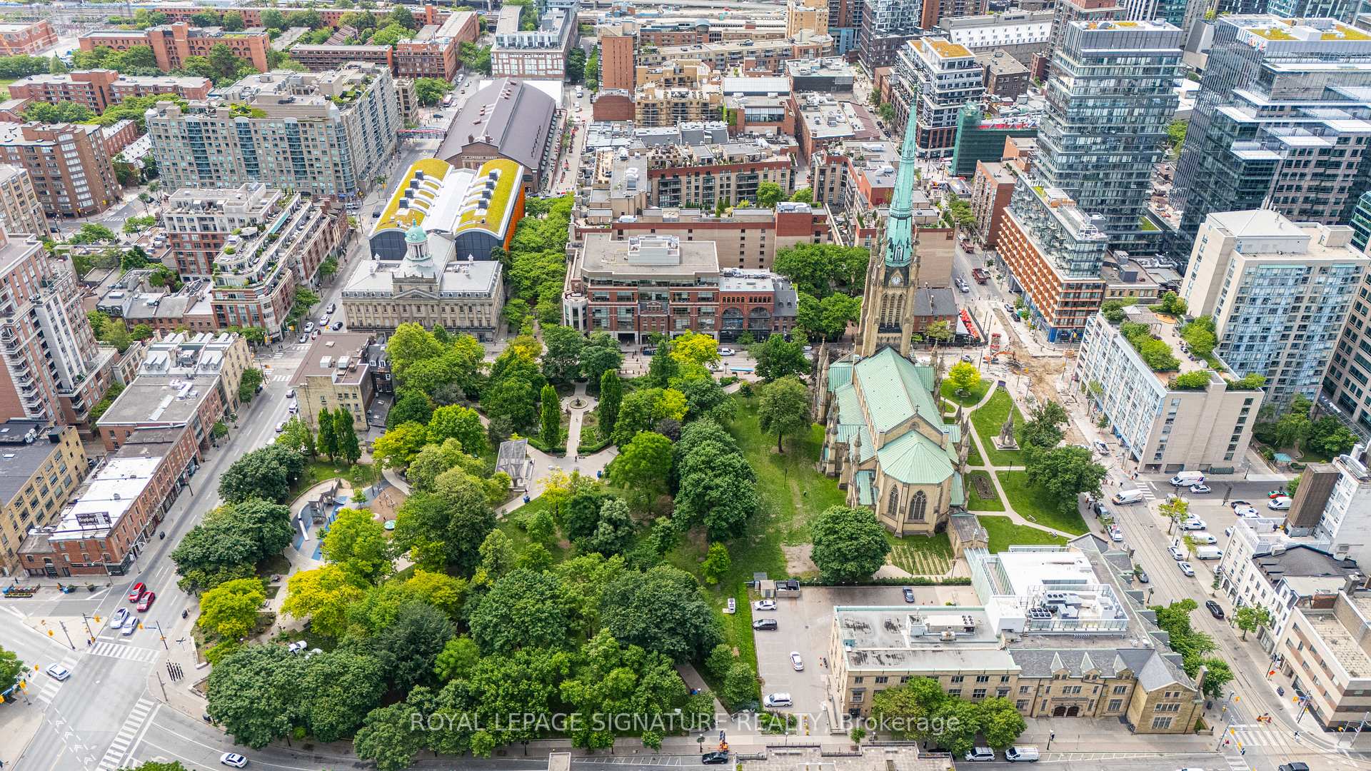 2 Bedrooms Condo at 77 Lombard, Toronto For sale
