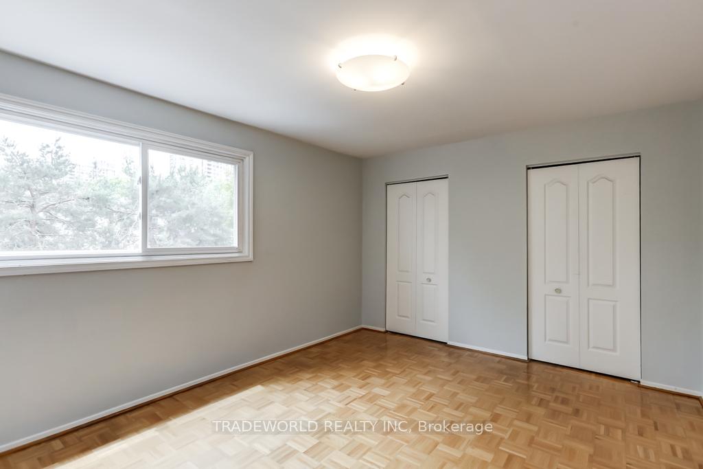 3 Bedrooms Condo at 50 Brookmill, Toronto For sale
