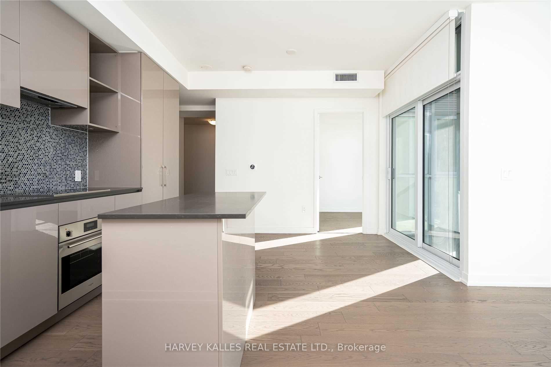 1 Yorkville Avenue 705