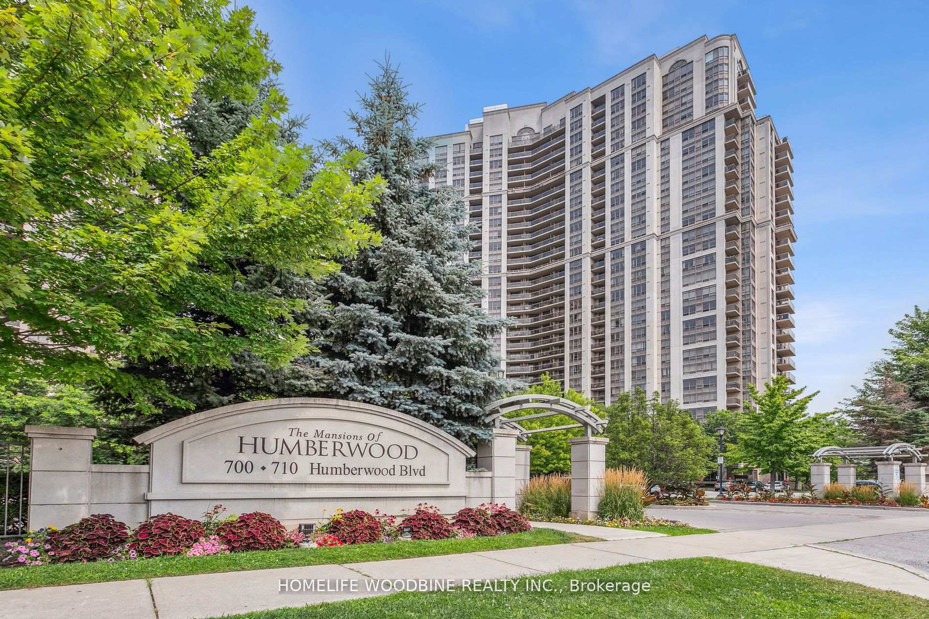 4 Bedrooms Condo at 700 Humberwood,  Toronto For sale