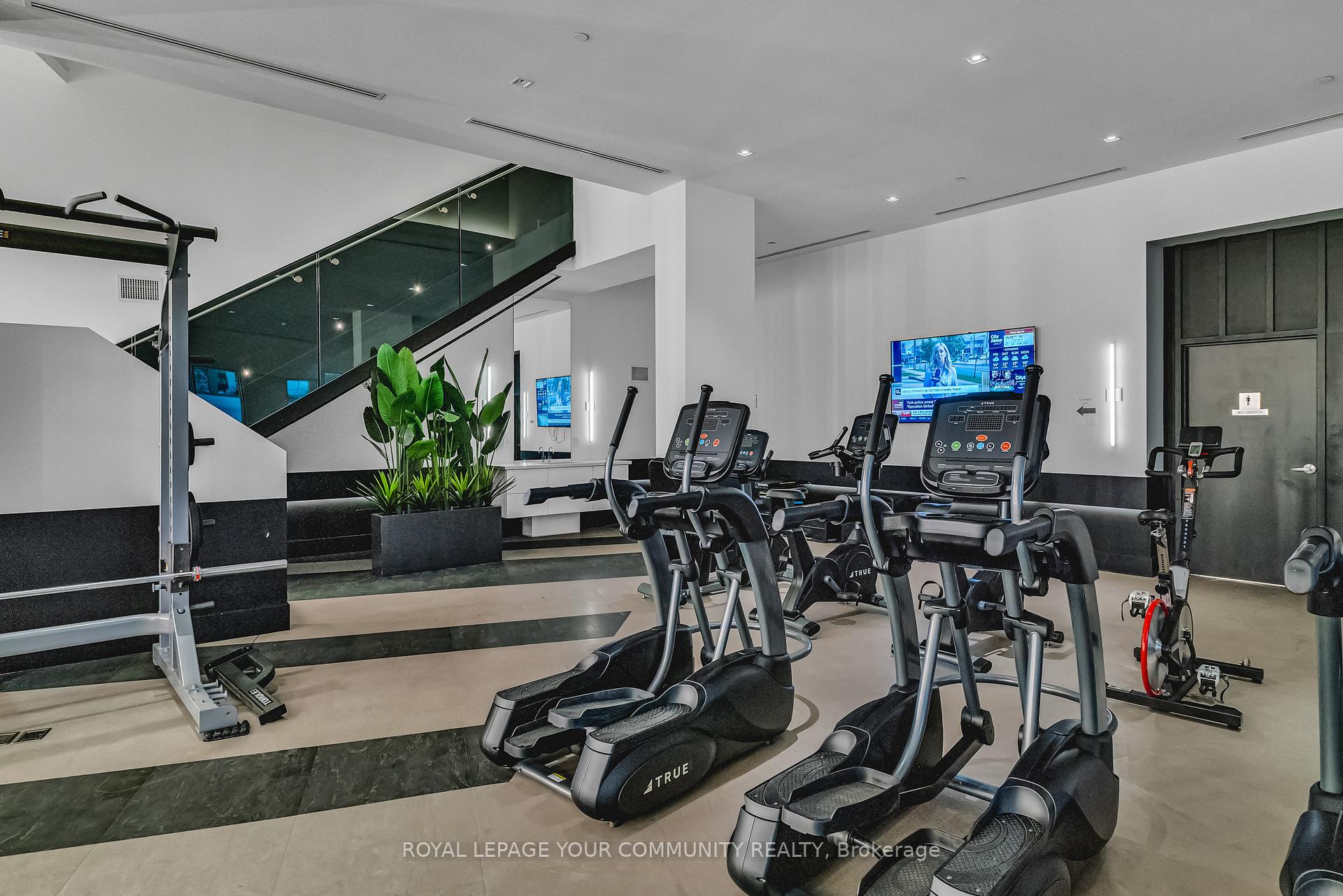 2 Bedrooms Condo at 2916 Highway 7,  Vaughan For sale