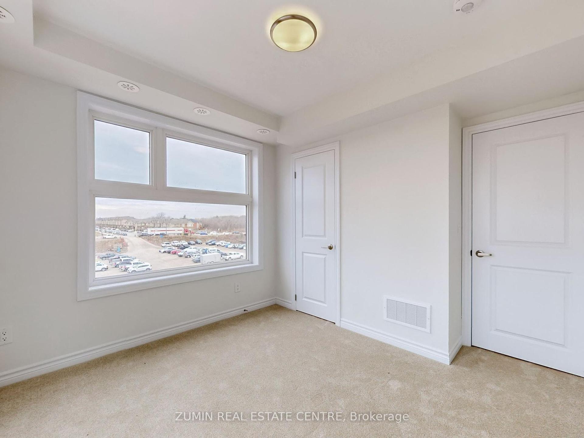 2 Bedrooms Condo at 349 Wheat Boom, Oakville For sale